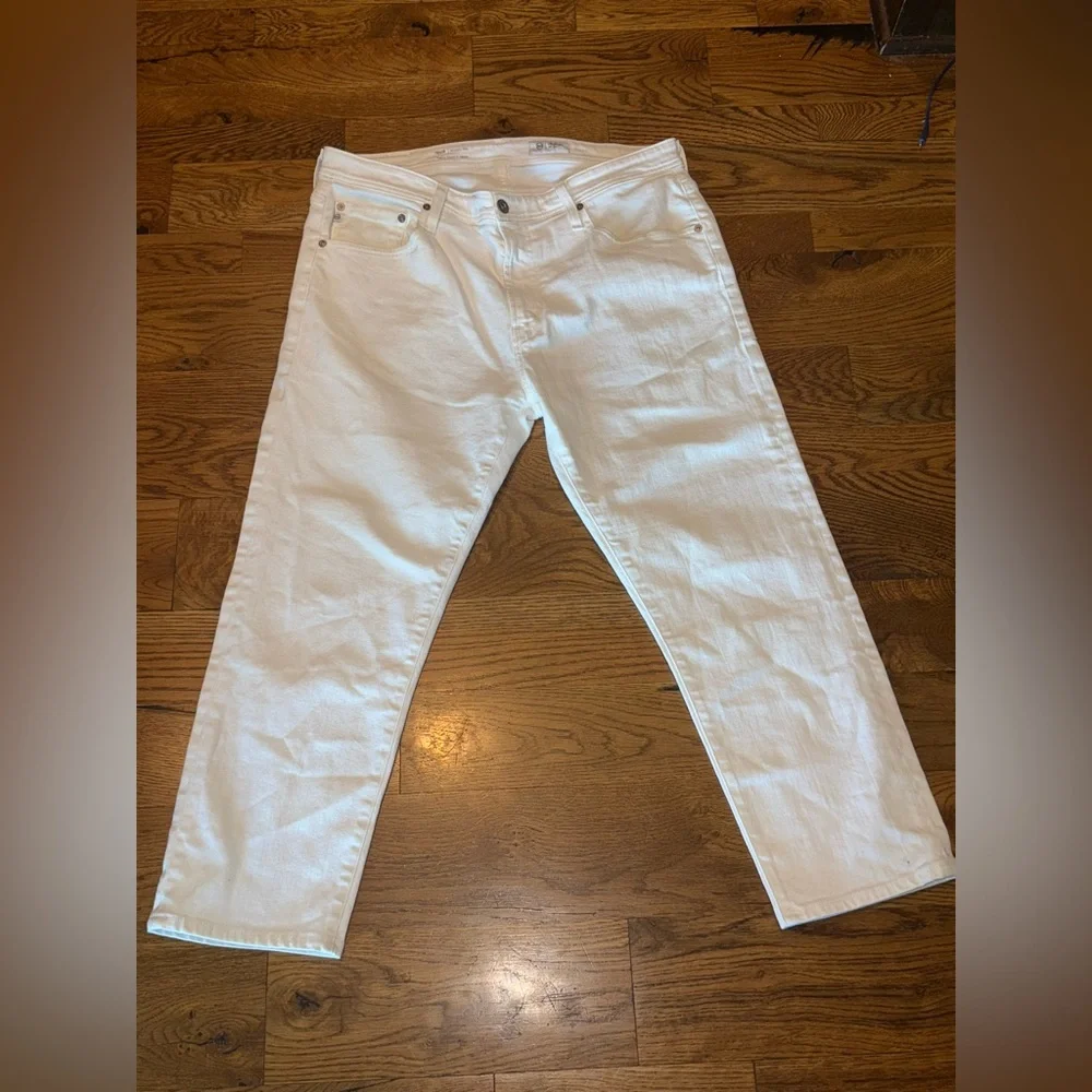 AG Adriano Goldschmied. White Tellis Modern Slim. Size 36. Short.
